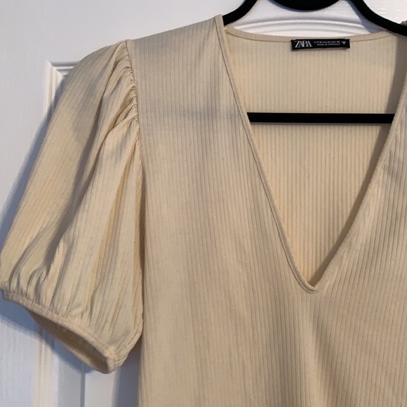 Zara Balloon Sleeve Top - Picture 4 of 4